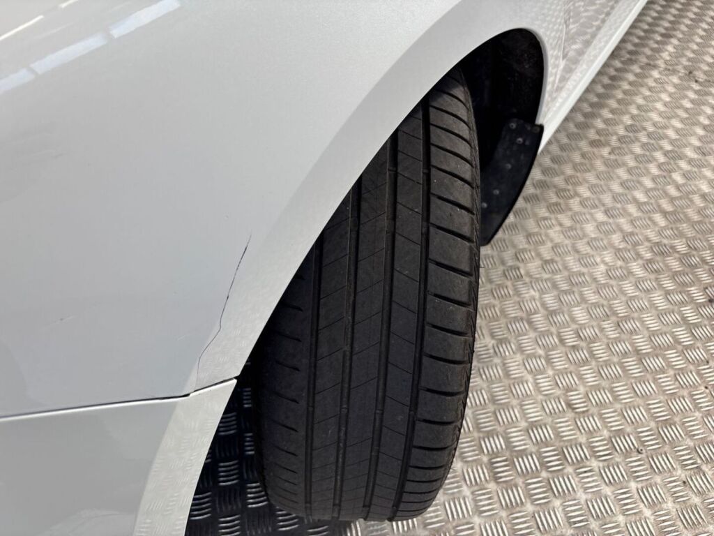 Renault Megane 2022 Valkoinen
