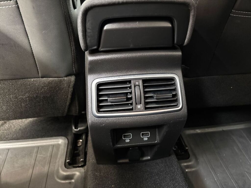 Renault Megane 2022 Valkoinen