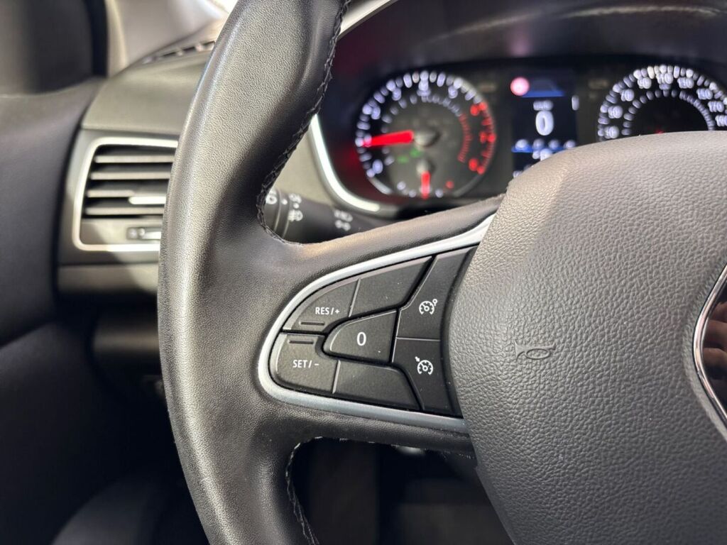 Renault Megane 2022 Valkoinen