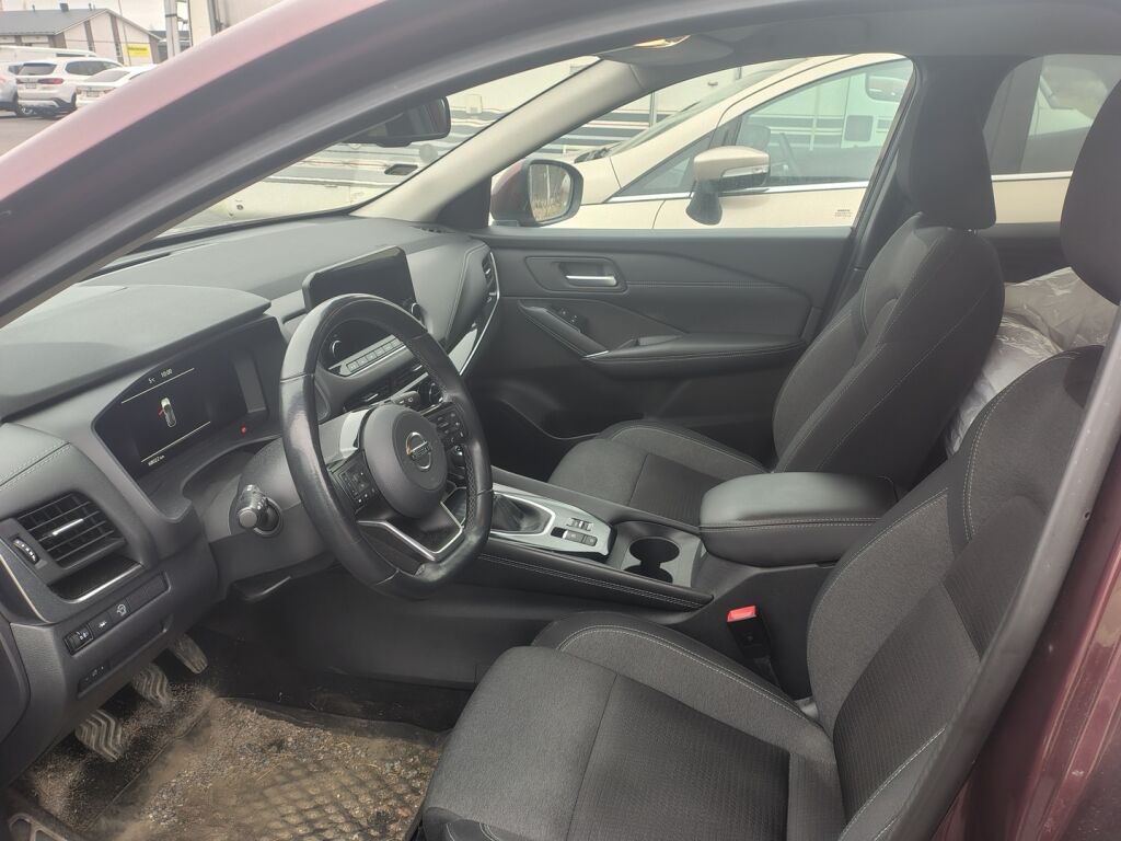 Nissan Qashqai 2021 Punainen