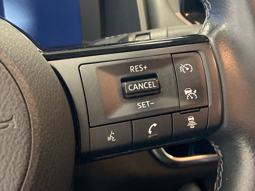 Nissan Qashqai 2021 Punainen