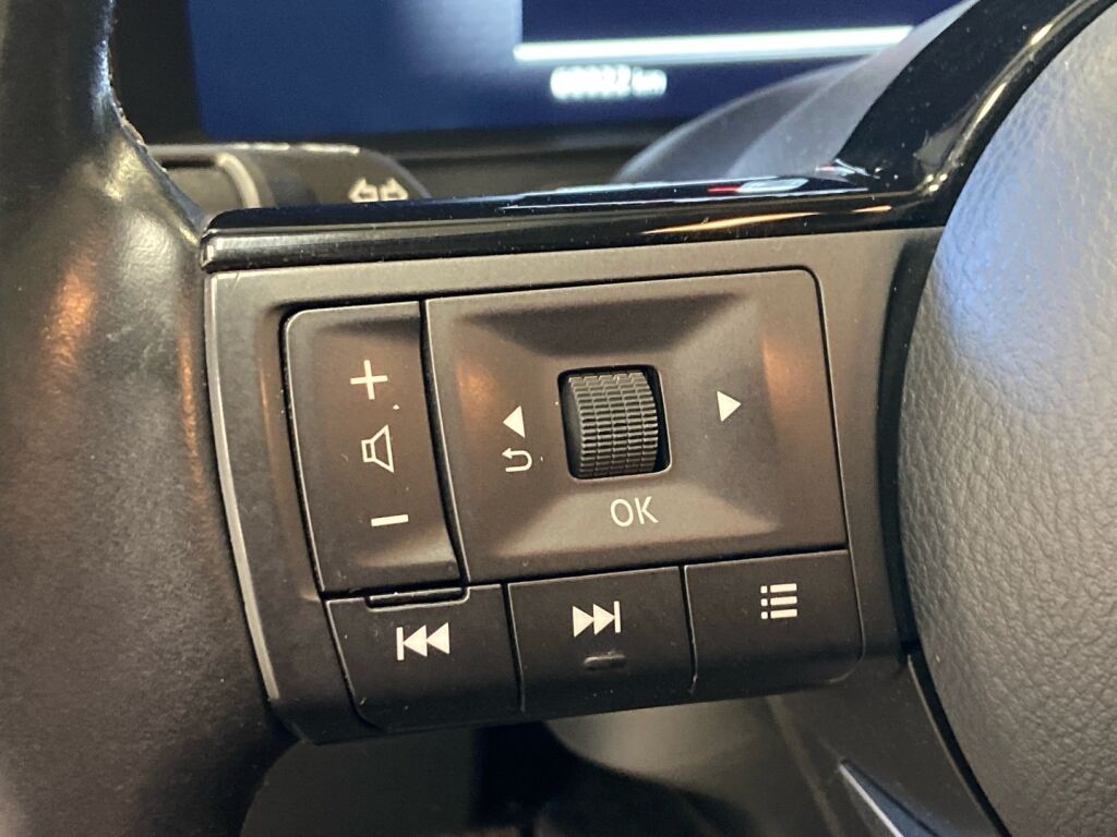 Nissan Qashqai 2021 Punainen