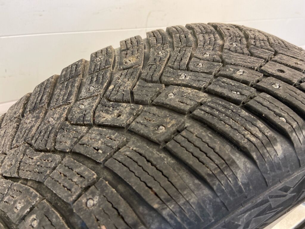 Nissan Qashqai 2021 Punainen