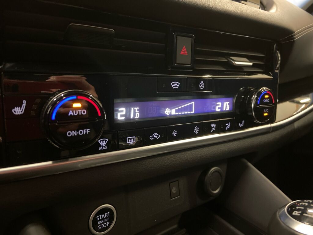 Nissan Qashqai 2021 Punainen