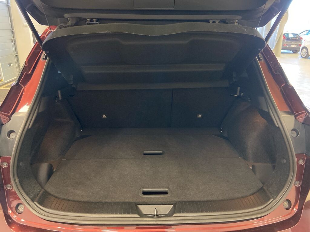 Nissan Qashqai 2021 Punainen