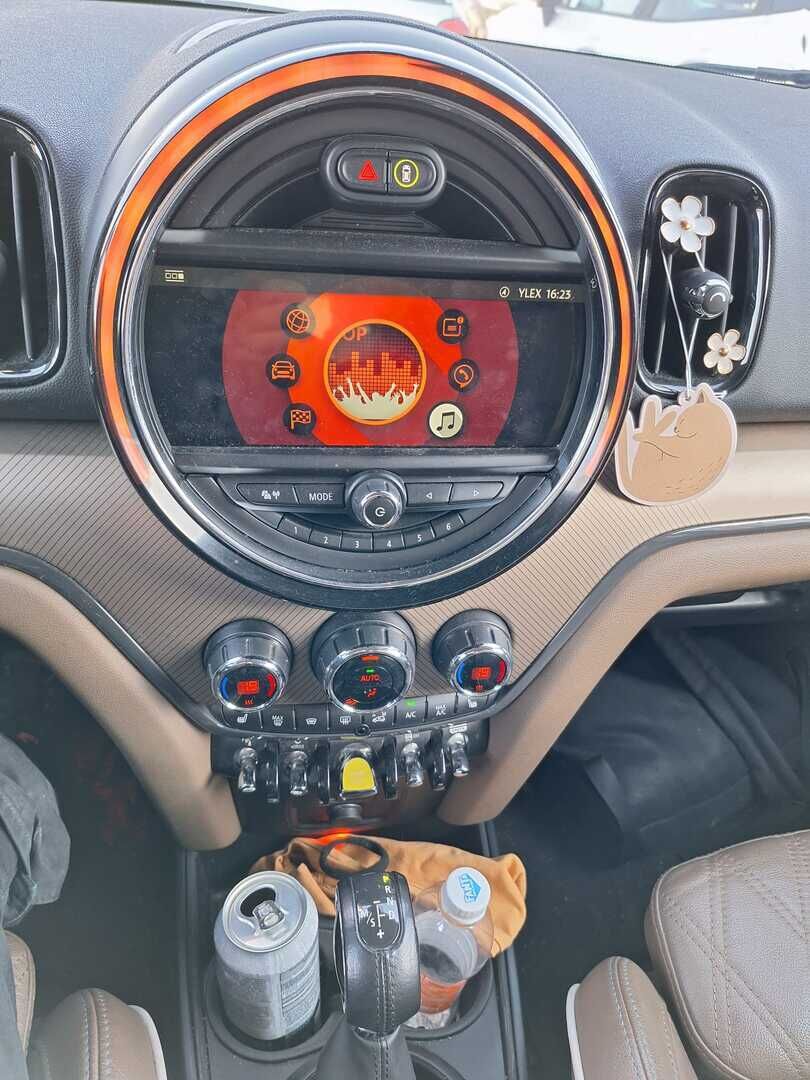 Mini Countryman 2018 Vihreä