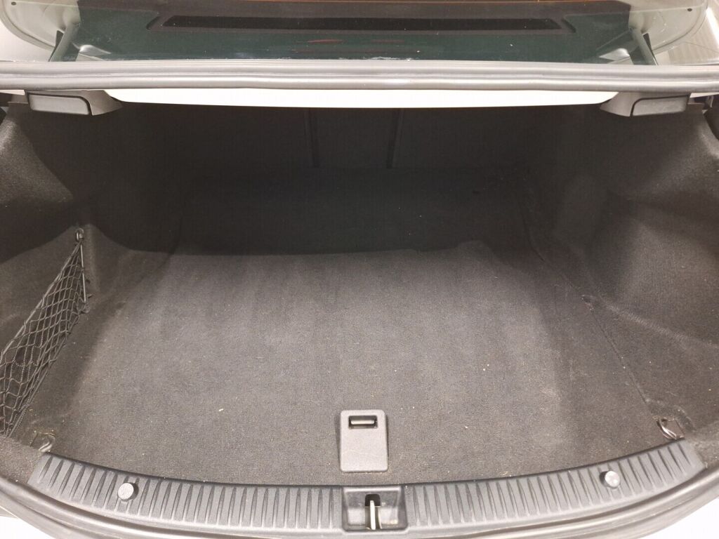 Mercedes-Benz C 2015 Valkoinen