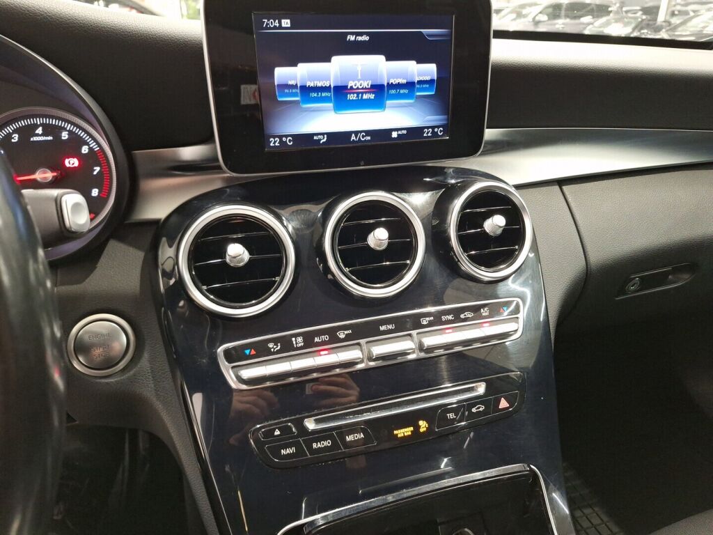 Mercedes-Benz C 2015 Valkoinen