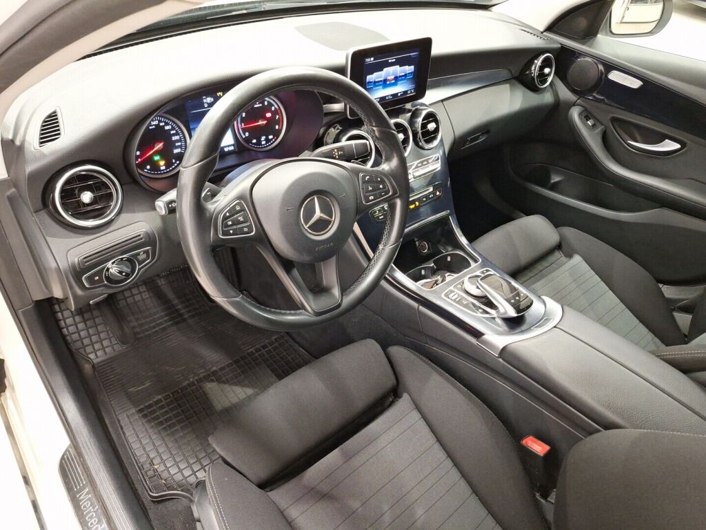 Mercedes-Benz C 2015 Valkoinen