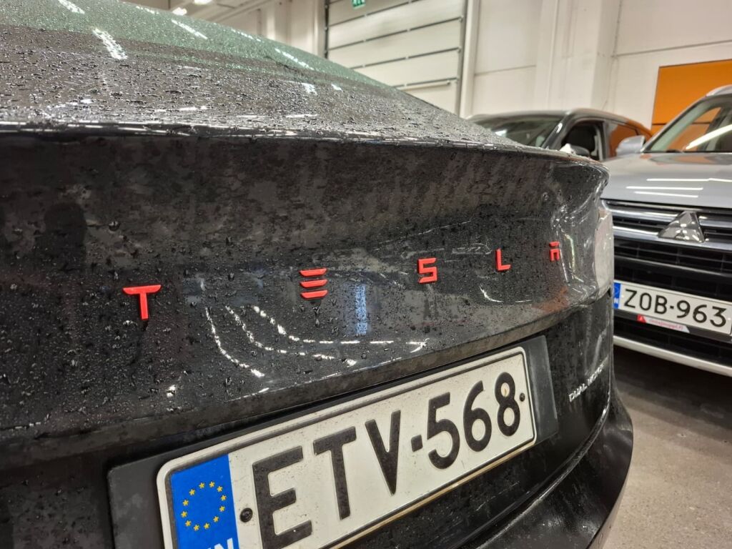 Tesla Model 3 2021 Musta