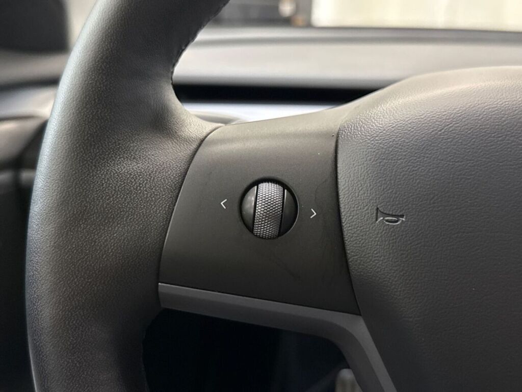 Tesla Model 3 2021 Musta