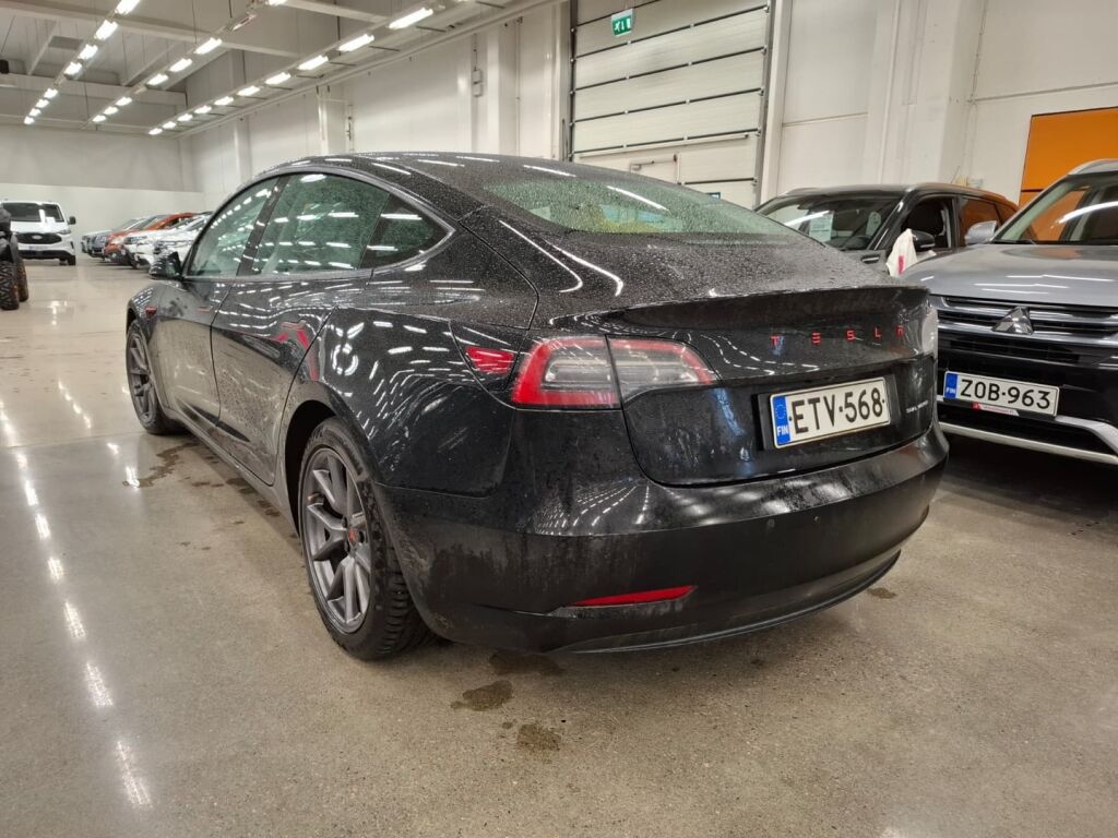 Tesla Model 3 2021 Musta