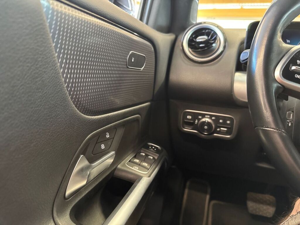 Mercedes-Benz GLB 2022 Musta