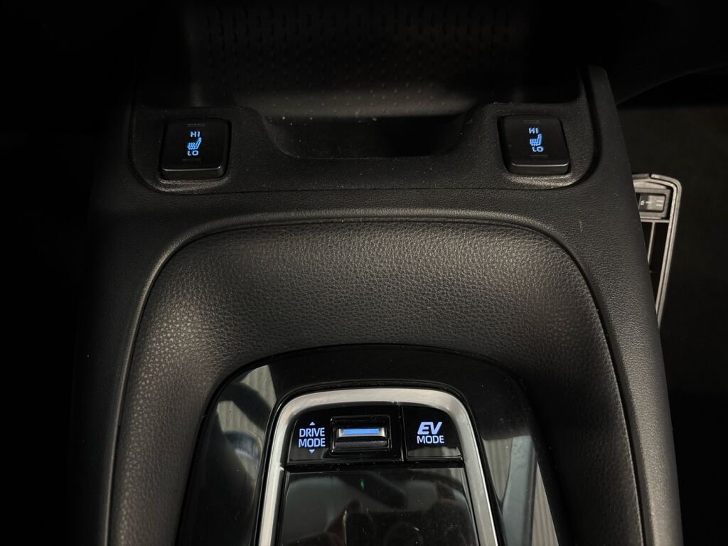 Toyota Corolla 2022 Ruskea (beige)