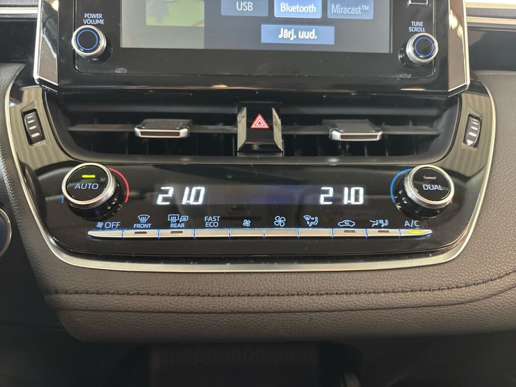 Toyota Corolla 2022 Ruskea (beige)