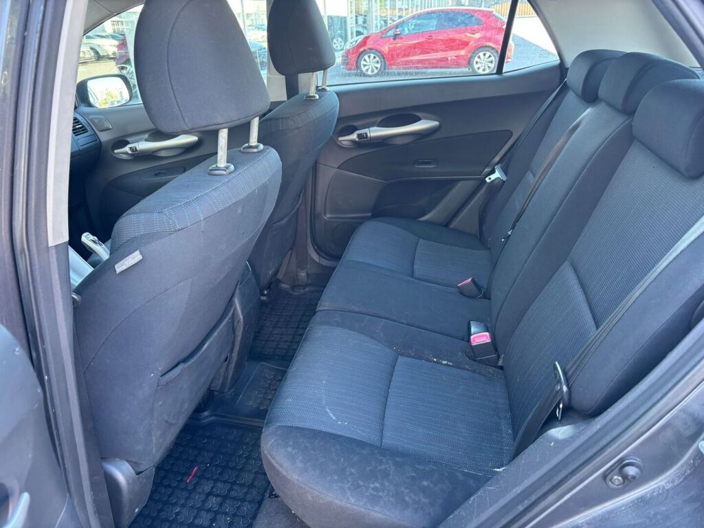Toyota Auris 2010 Harmaa