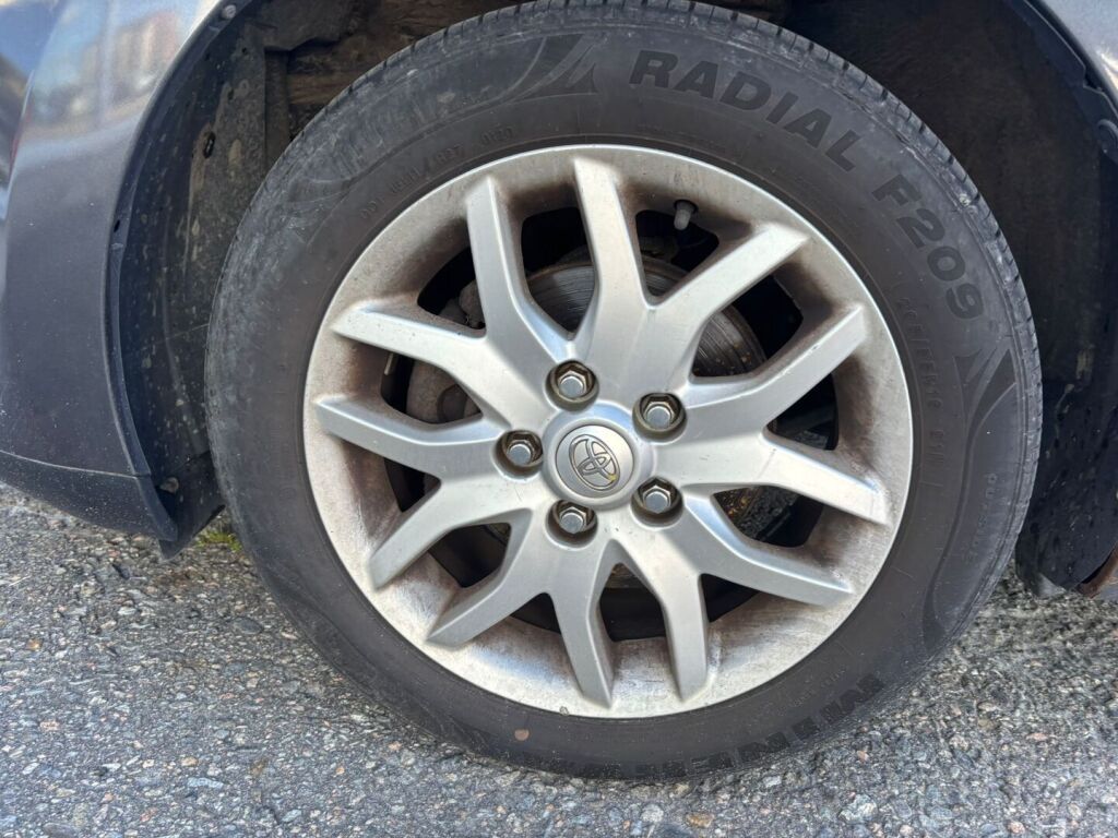 Toyota Auris 2010 Harmaa