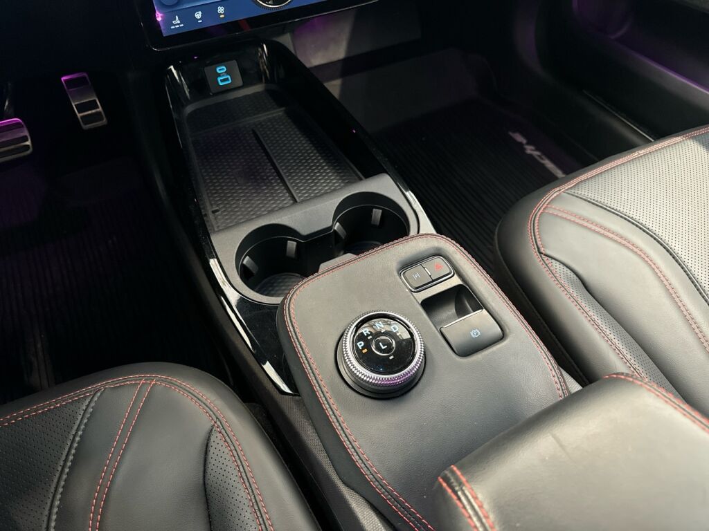 Ford Mustang Mach-E 2022 Punainen