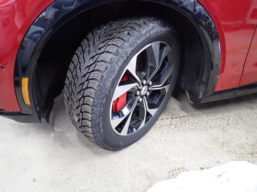 Ford Mustang Mach-E 2022 Punainen