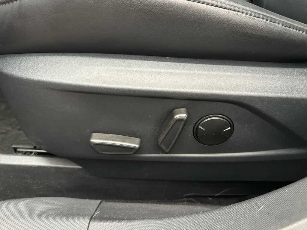 Ford Mustang Mach-E 2022 Punainen