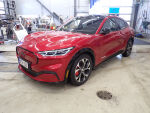 Ford Mustang Mach-E 2022 Punainen