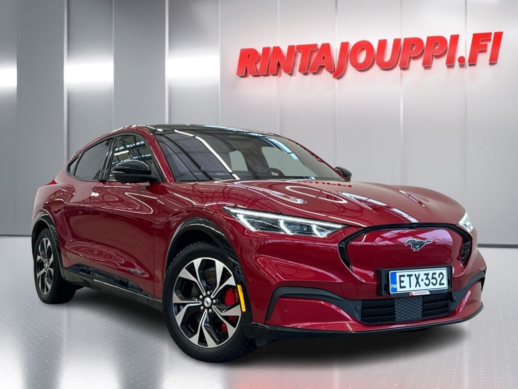 Ford Mustang Mach-E 2022 Punainen