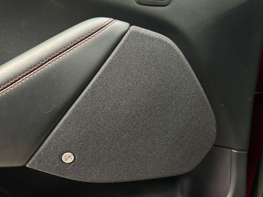 Ford Mustang Mach-E 2022 Punainen