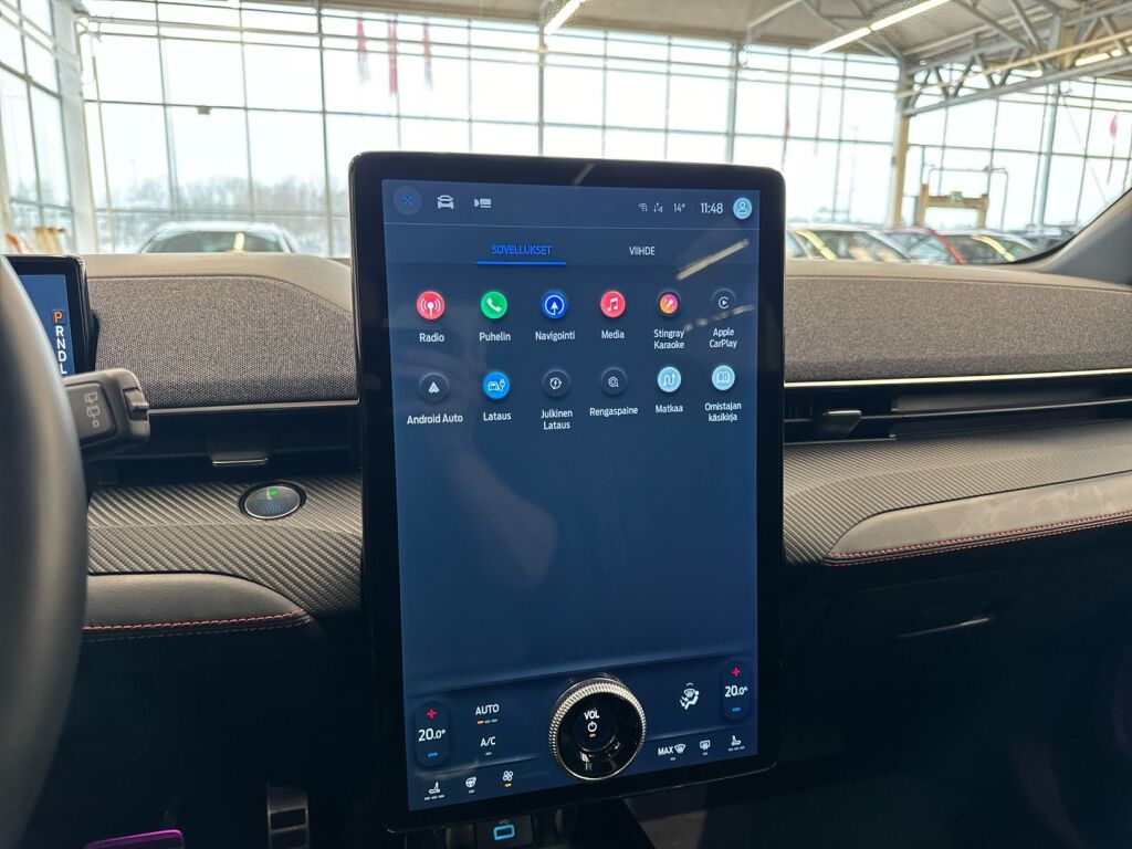 Ford Mustang Mach-E 2022 Punainen