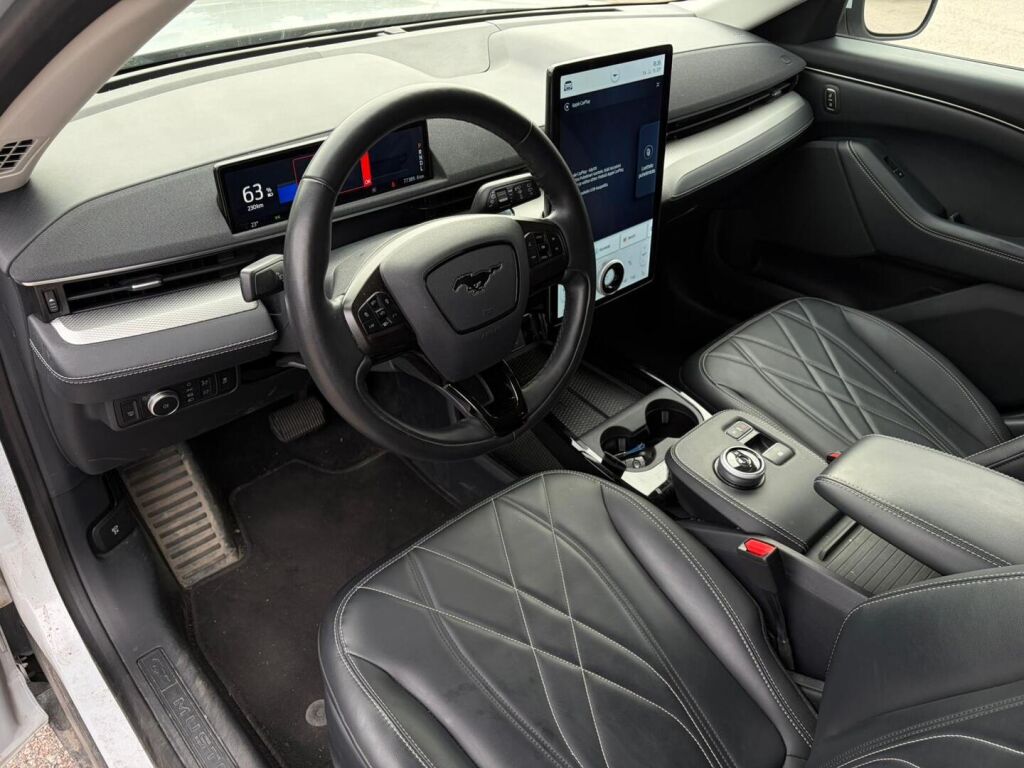 Ford Mustang Mach-E 2022, kuva 7/9