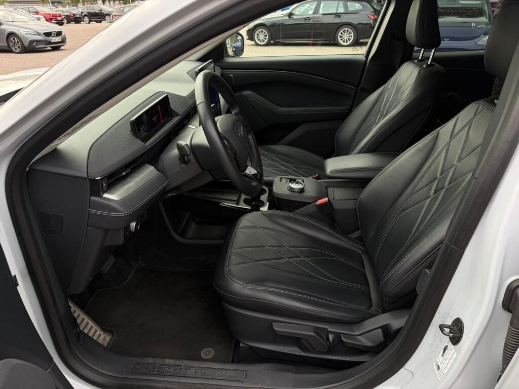 Ford Mustang Mach-E 2022, kuva 6/9