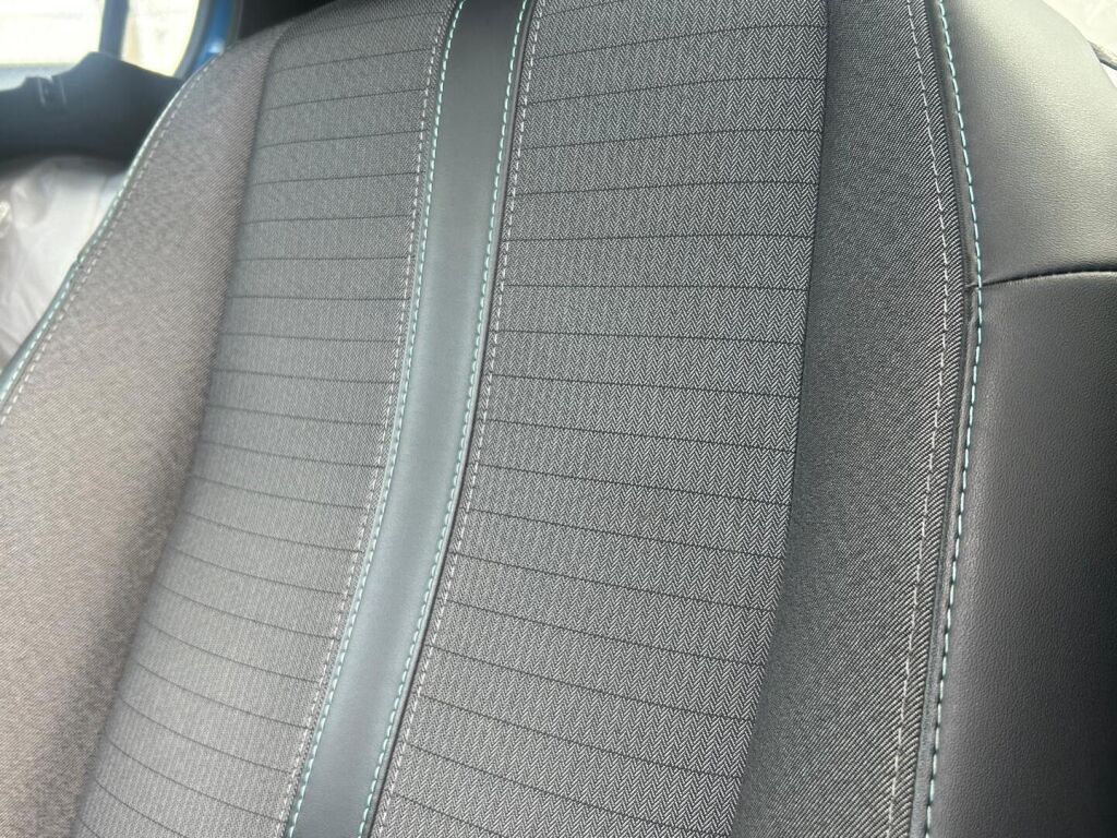 Peugeot e-208 2021 Sininen