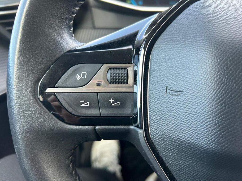 Peugeot e-208 2021 Sininen