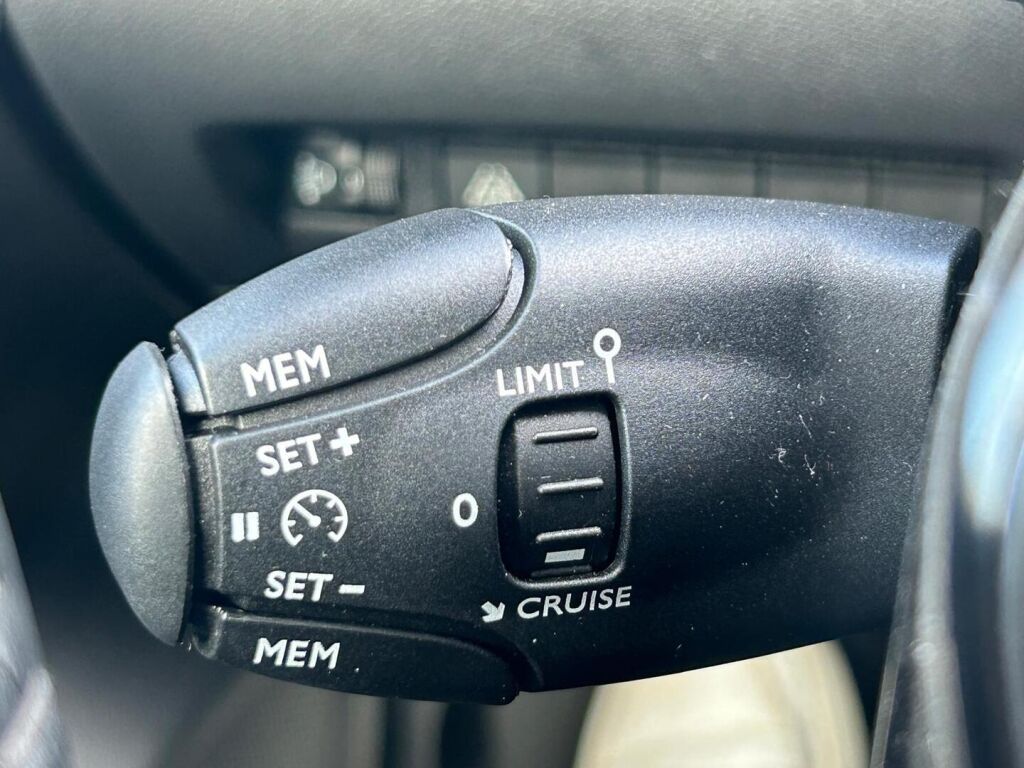 Peugeot e-208 2021 Sininen