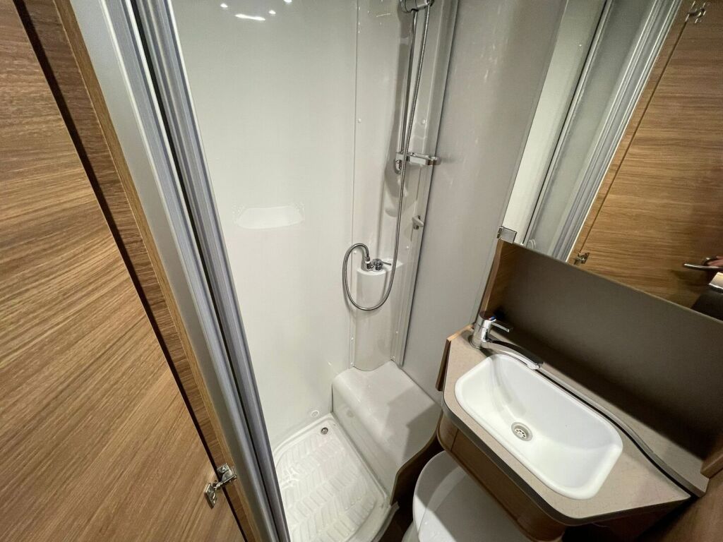 Weinsberg CaraCompact 600 MEG Edition Pepper 2021 Valkoinen