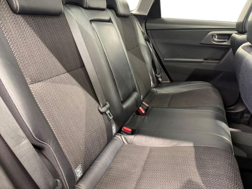 Toyota Auris 2014 Vihreä