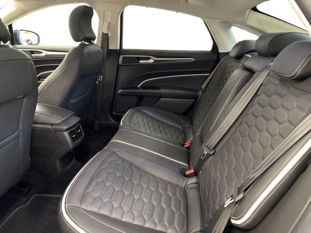 Ford Mondeo 2019 Musta