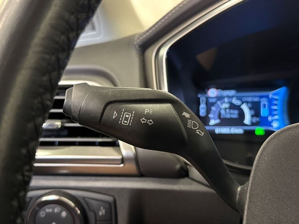 Ford Mondeo 2019 Musta