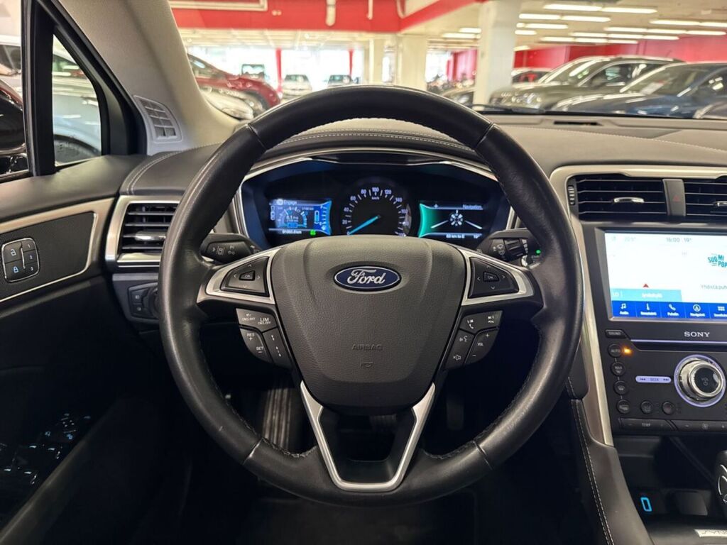 Ford Mondeo 2019 Musta