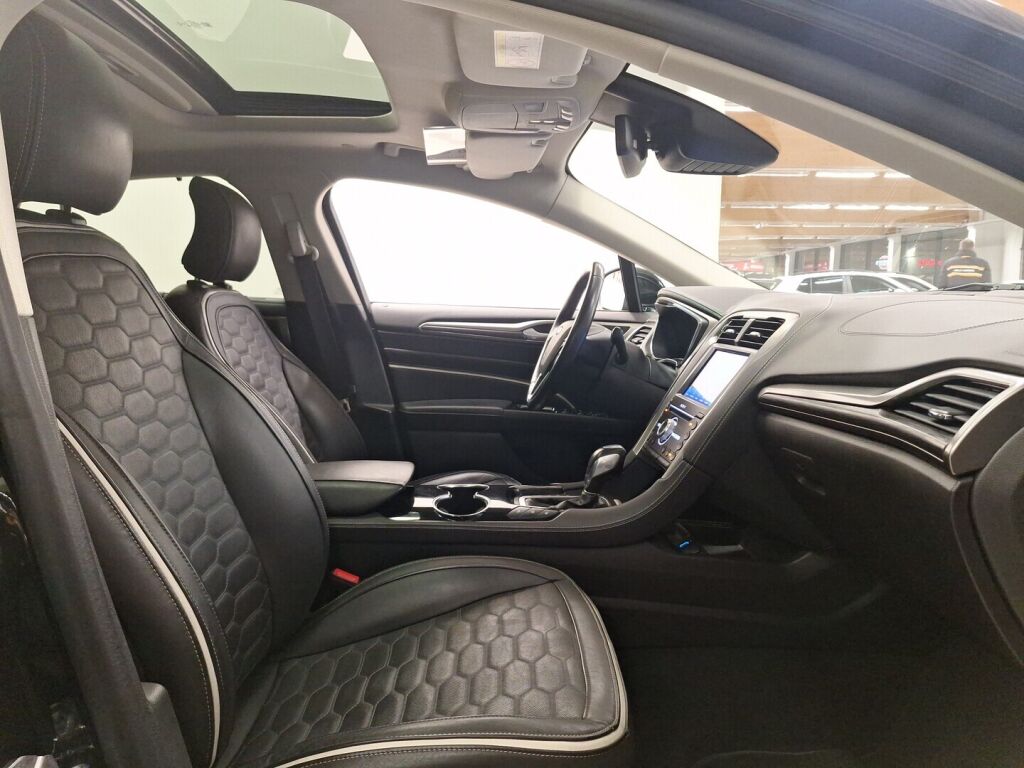 Ford Mondeo 2019 Musta