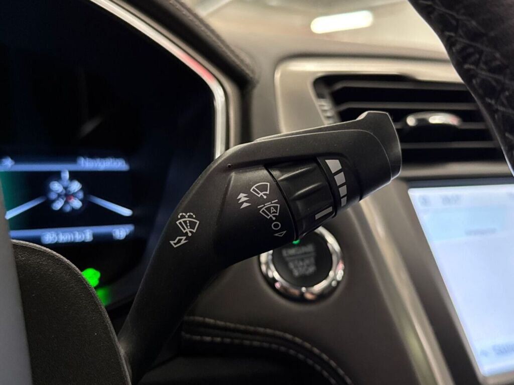 Ford Mondeo 2019 Musta