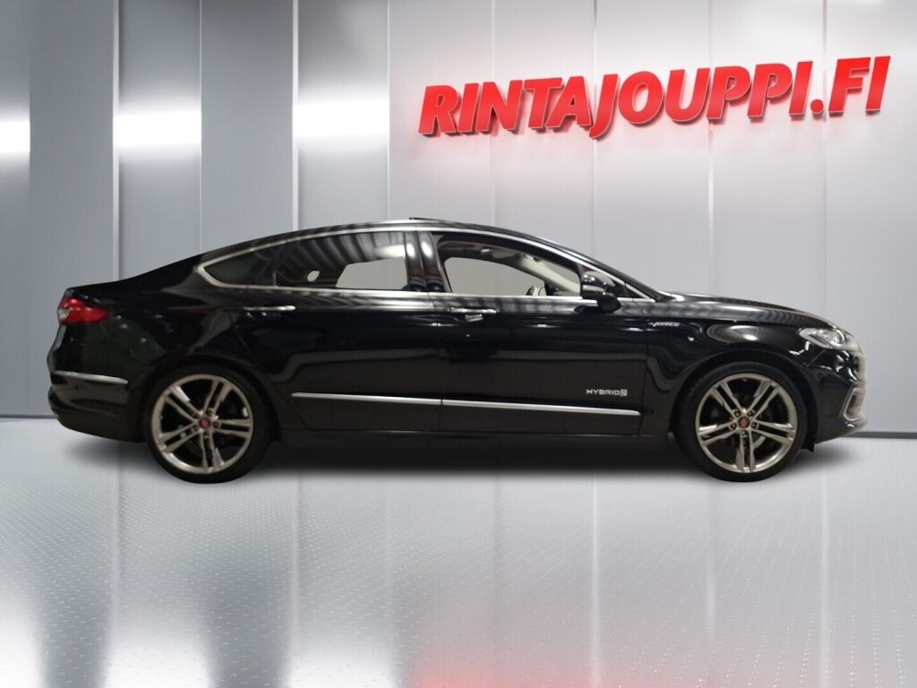 Ford Mondeo 2019 Musta