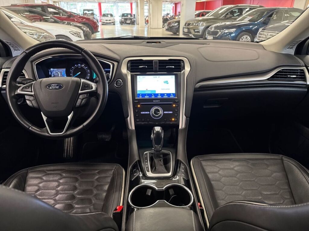 Ford Mondeo 2019 Musta