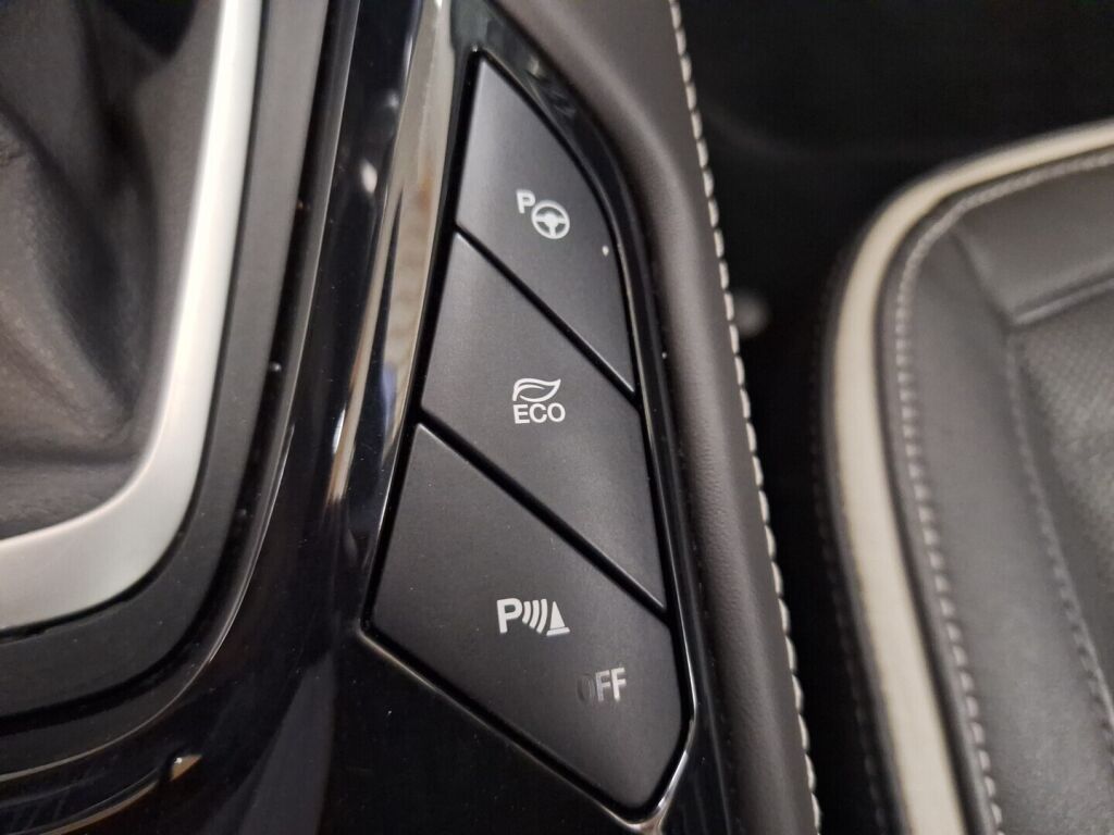 Ford Mondeo 2019 Musta