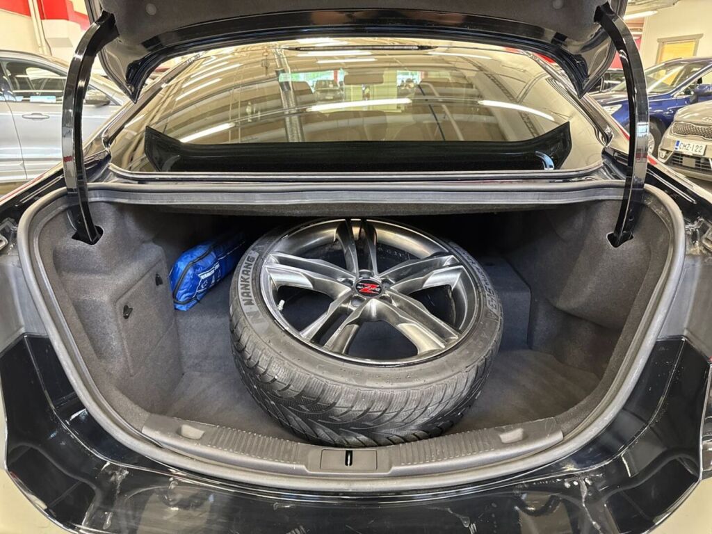 Ford Mondeo 2019 Musta