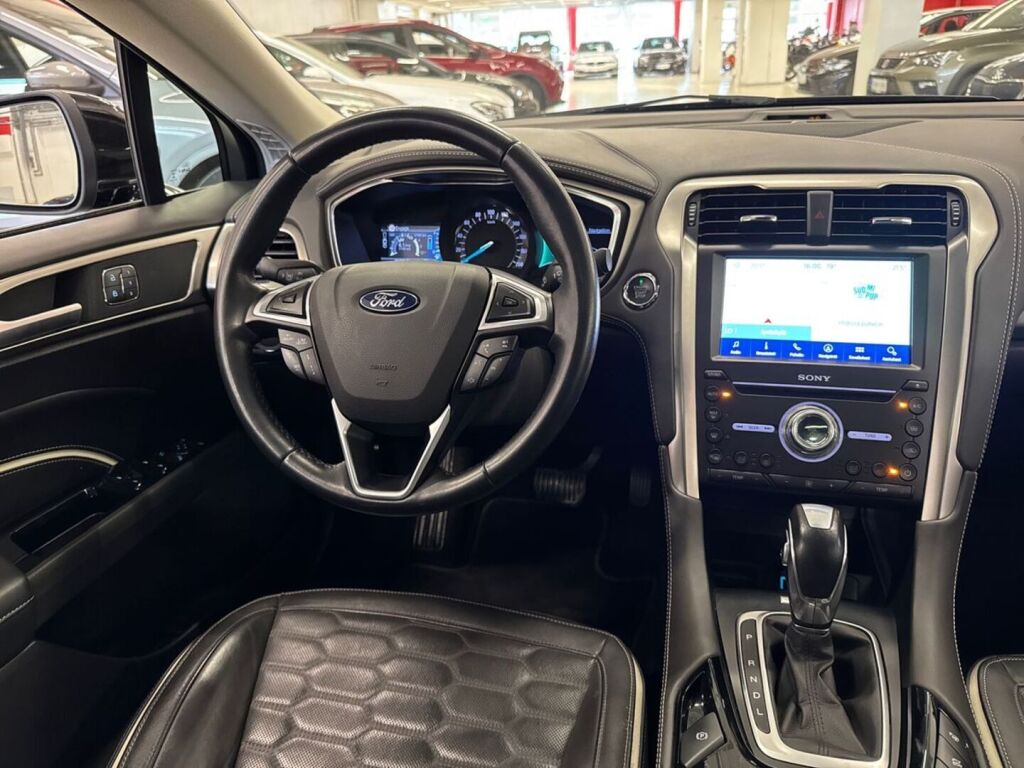 Ford Mondeo 2019 Musta