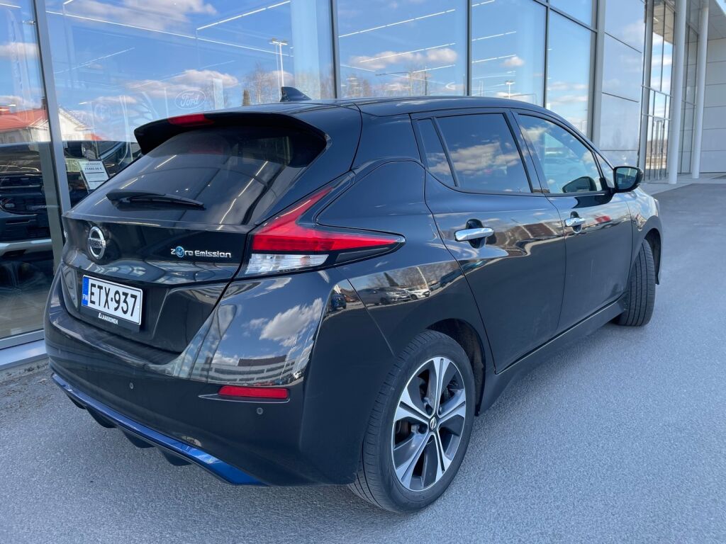 Nissan Leaf 2022 Musta