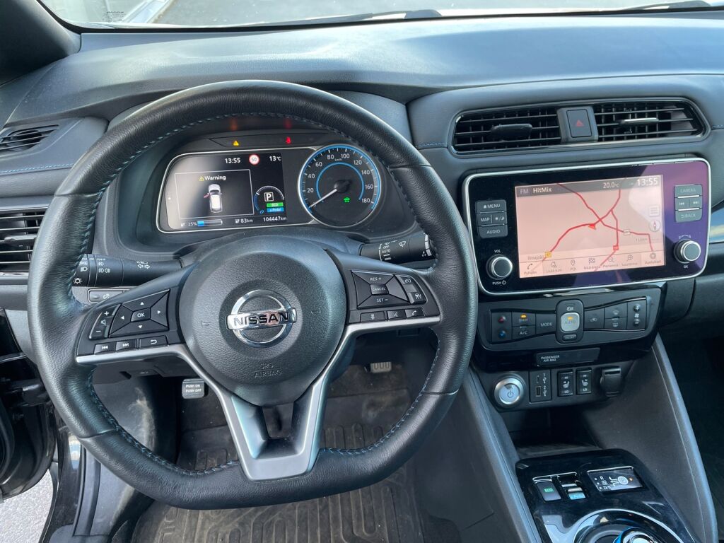 Nissan Leaf 2022 Musta