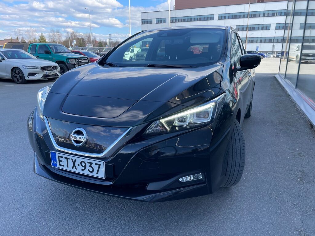 Nissan Leaf 2022 Musta