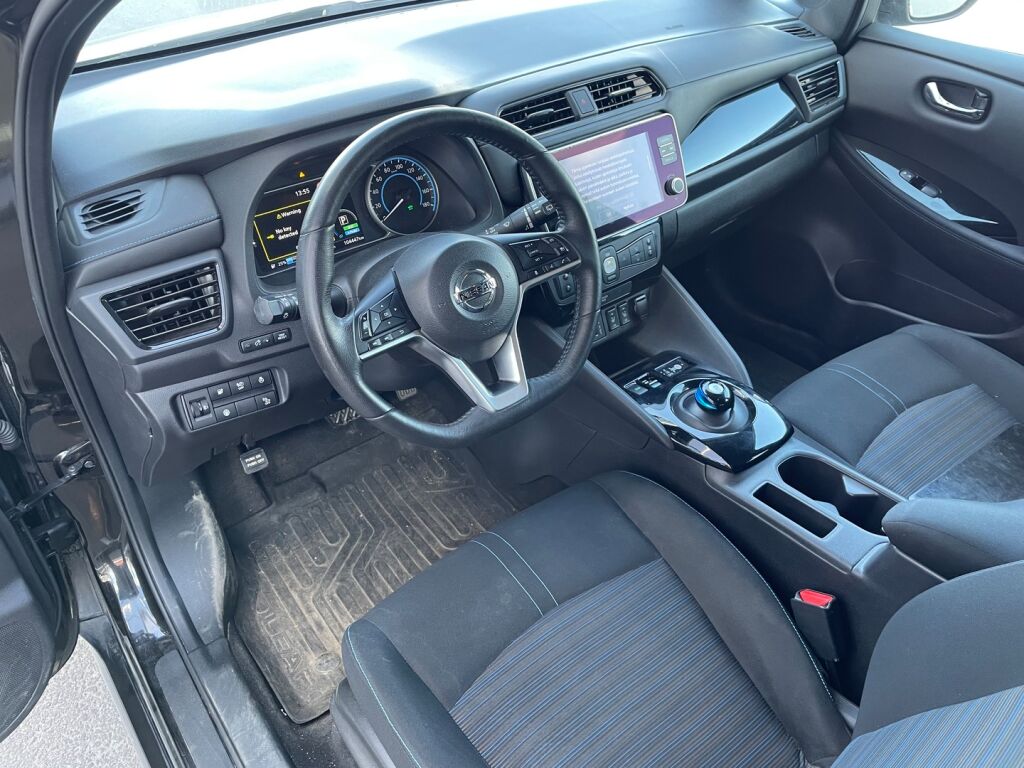 Nissan Leaf 2022 Musta