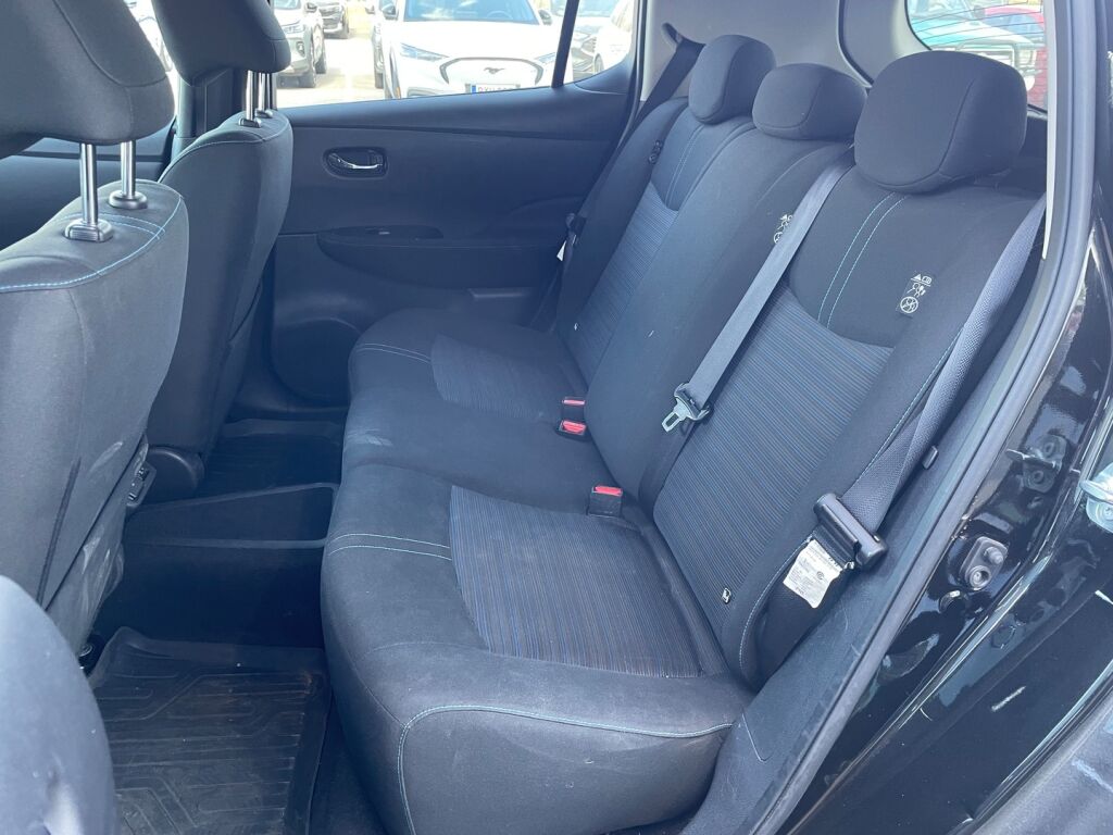 Nissan Leaf 2022 Musta